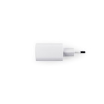 WEGENER. Zasilacz z portem USB-A 18W i USB-C 20W wykonany w ABS pochodzącego z recyklingu (100% rABS)